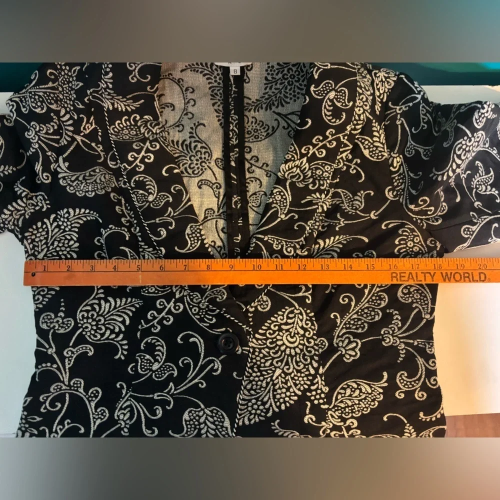CAbi Black and White Floral Blazer - Picture 5 of 6